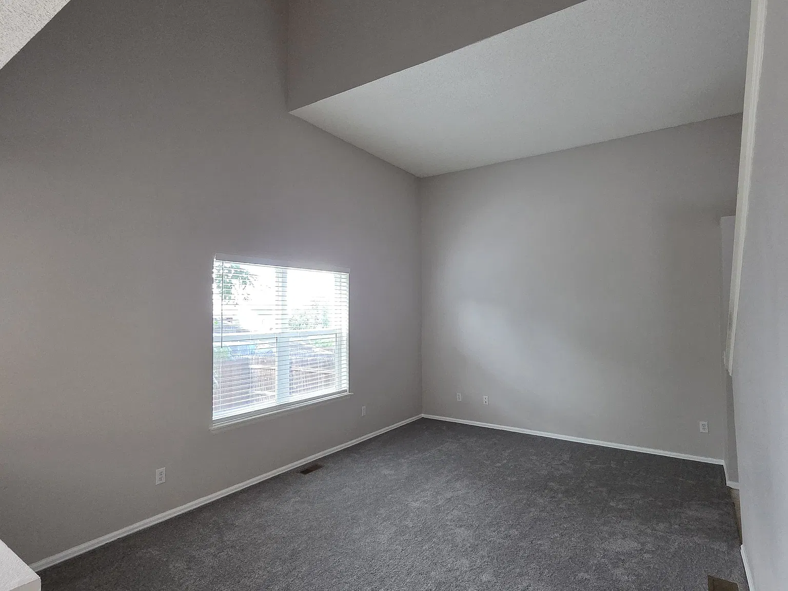 3 bed, 2.5 bath, 2155 sqft, $2,200 — Photo 4