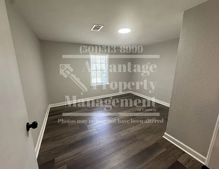 1519 Phyllis St — Photo 6