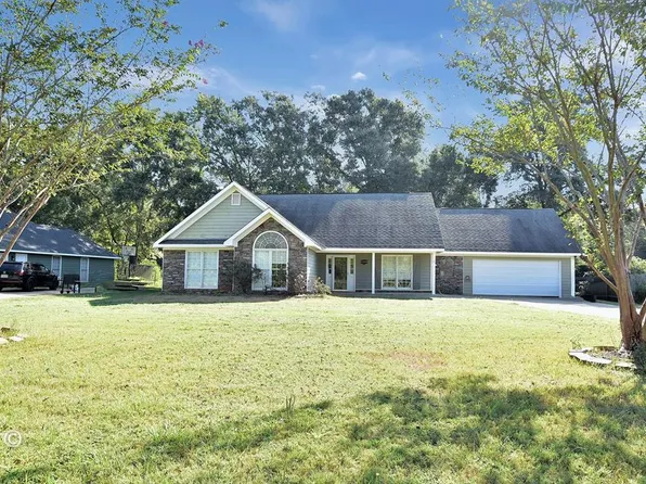 241 Owens Rd, Fort Mitchell, AL 36856