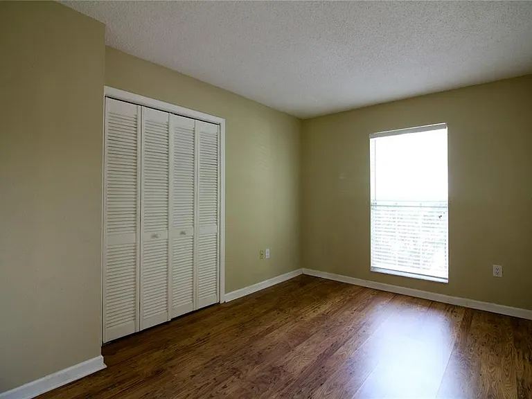 1311 Glenview Ln — Photo 22