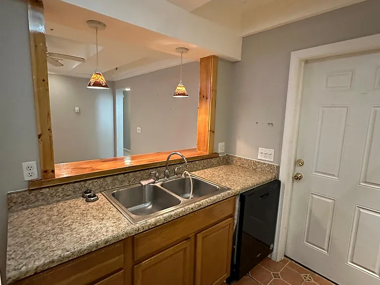 429 Ellsworth Ave #BMT — Photo 2