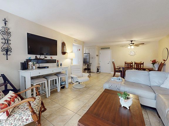 3rd image of 3800 Saxon Dr #250