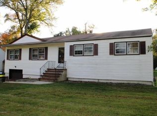 1806 Waverly St, Oakhurst, NJ 07755