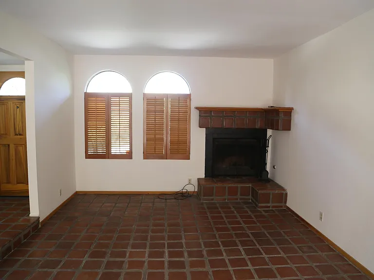 6738 Encino Ave #4 — Photo 3
