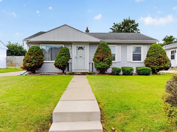 6829 W Arthur AVENUE, West Allis, WI 53219