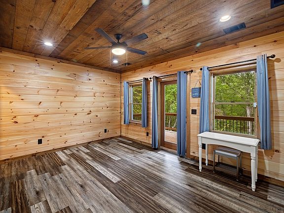 14th image of this home