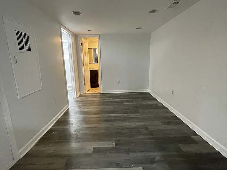 141 Uhland Ter NE — Photo 1