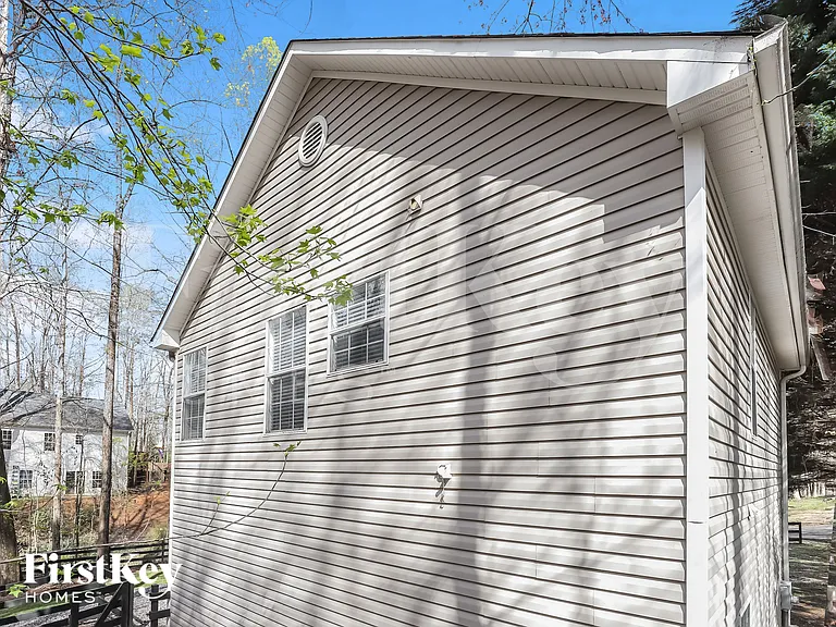 9215 Fleetwood Trl — Photo 15