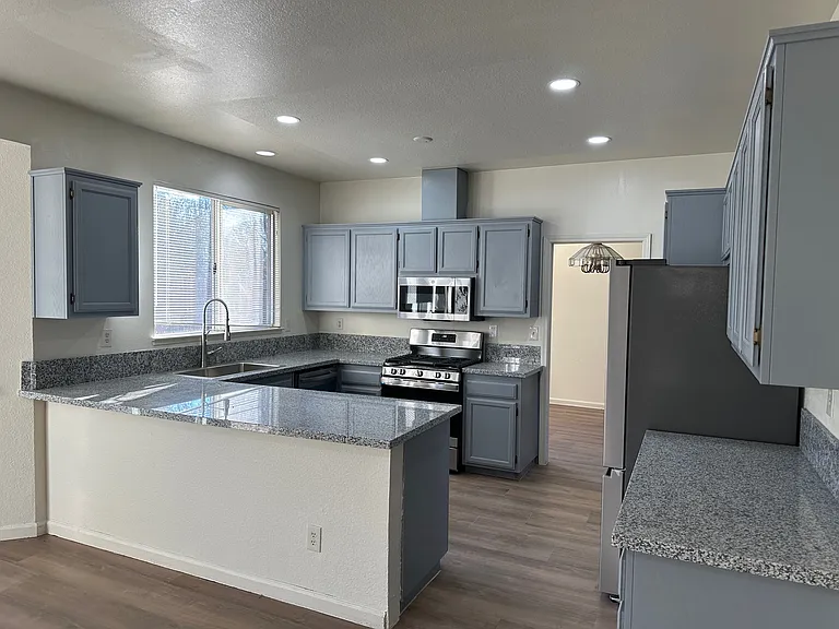 5807 Devon Dr — Photo 3