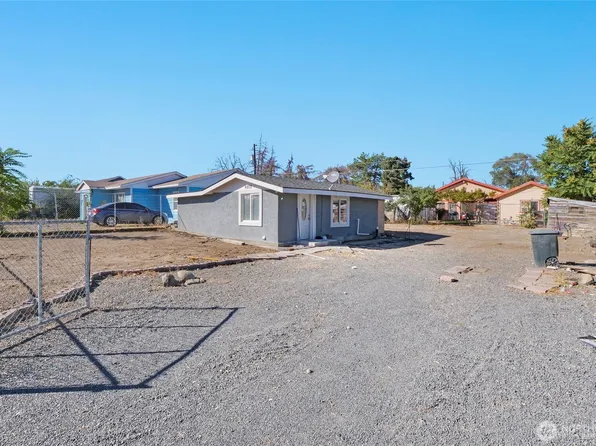 9802 Highland Drive NE, Moses Lake, WA 98837