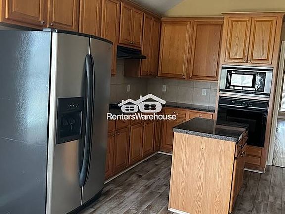 4th image of 3821 Island Ct