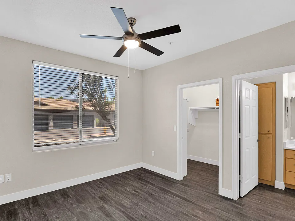 Laguna at Arrowhead Ranch apartments community photo