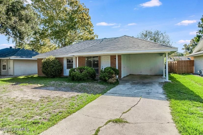1st image of 114 Sorority Dr