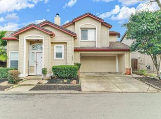 9565 Sunlight Ln, Elk Grove, CA 95758