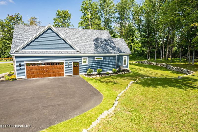 5th image of 24 Beacon Hollow Way