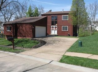 735 Country Stone Ct, Ballwin, MO 63021