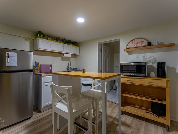 2nd image of 6337 S Saint Lawrence Ave #G