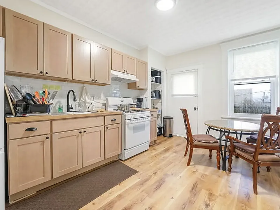 743 Harrison Ave #4