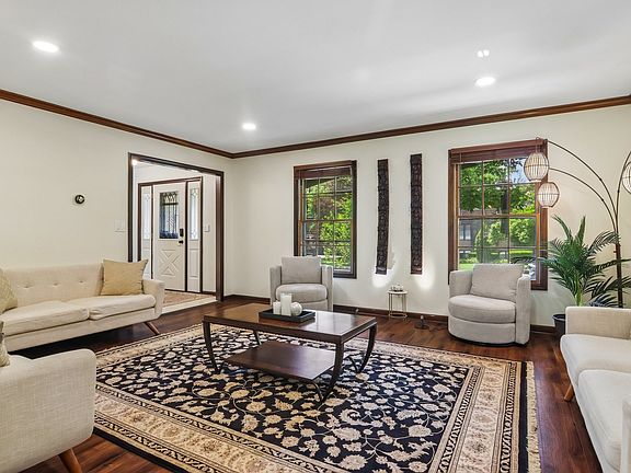 3rd image of 816 Bonnie Brae Ln