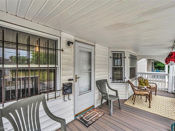 5th image of 15126 Lawndale Ave