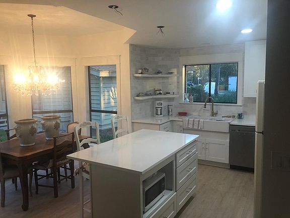 2nd image of 180 Cove Dr