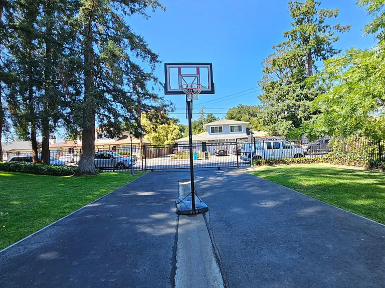 1653 Kentfield Ave — Photo 33