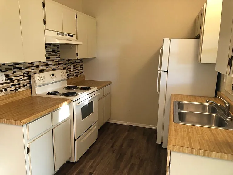 2094 Redmond St #B — Photo 9