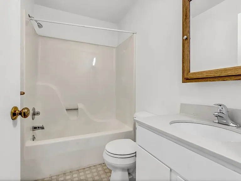 702 Nicc Apt Dr — Photo 16