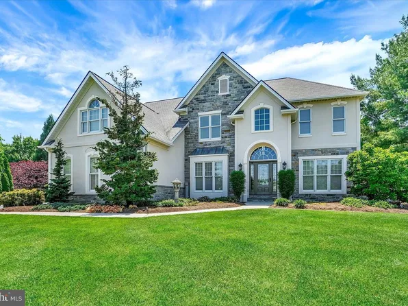 1100 Wyndsong Dr, York, PA 17403