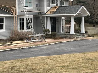 252 Huntington Bay Rd, Halesite, NY 11743