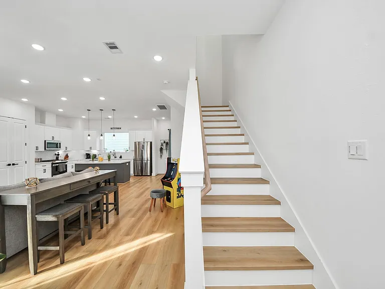 3004 Holman St — Photo 9