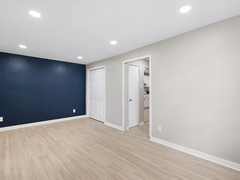 548 Ridge Ave #3 — Photo 2