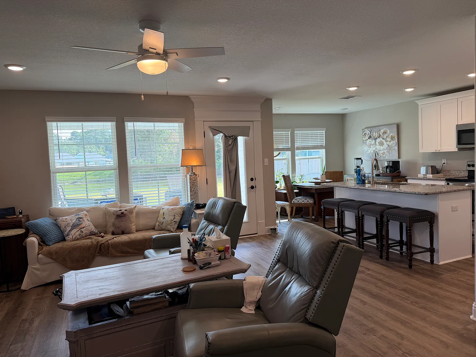 3 bed, 1892 sqft, $2,350 — Photo 4
