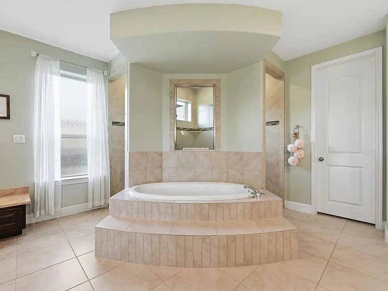 135 Clearwater Way — Photo 22
