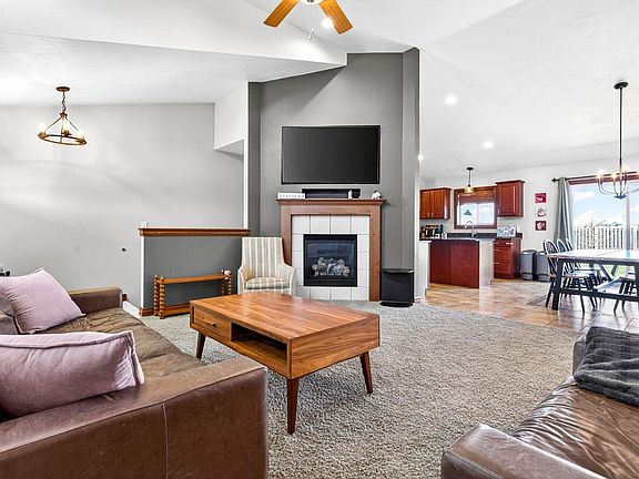 3rd image of 4102 E Braeburn Dr