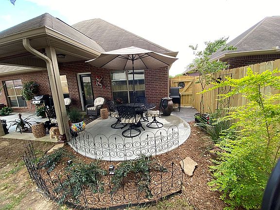 4th image of 10370 English Manor Dr