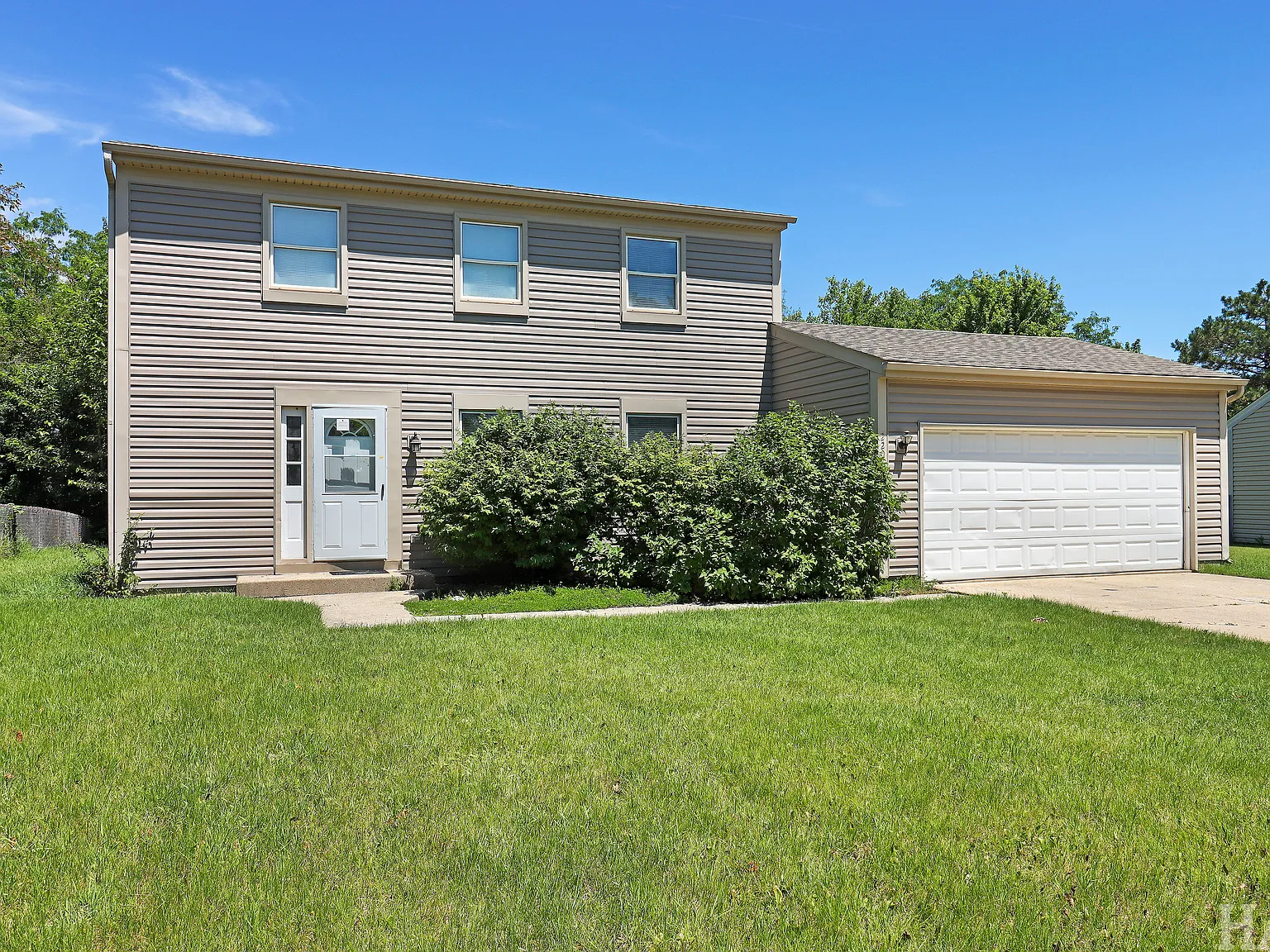4 bed, 1600 sqft, $3,999 — Photo 1