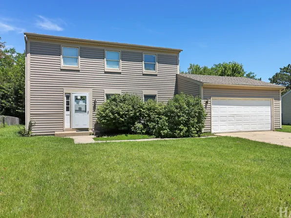 2208 Kensington Dr, Rolling Meadows, IL 60194