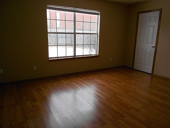 3rd image of 1301 SE 21st St