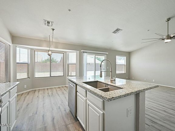 5th image of 8821 W Butler Dr