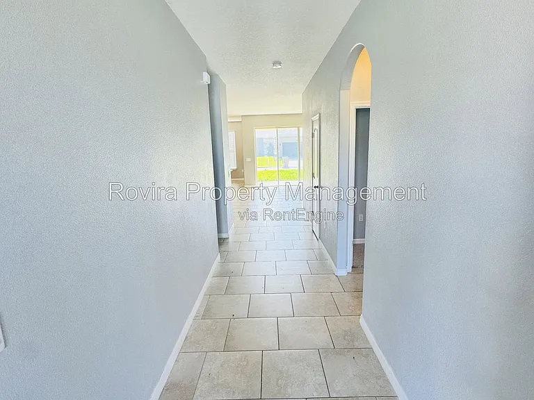3221 Olivia Breeze Dr — Photo 3