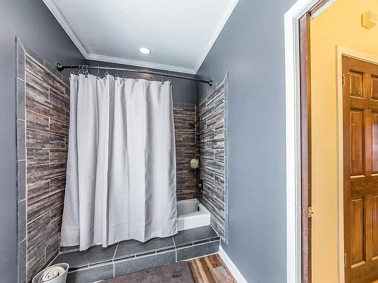 5 Heatherstone Dr — Photo 10