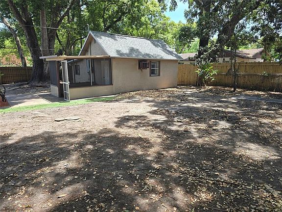 3rd image of 906 24th St