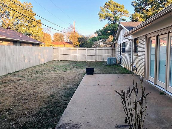 5th image of 514 Oakwood Dr
