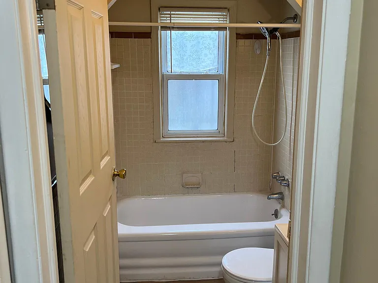 27321 Hopkins St — Photo 7