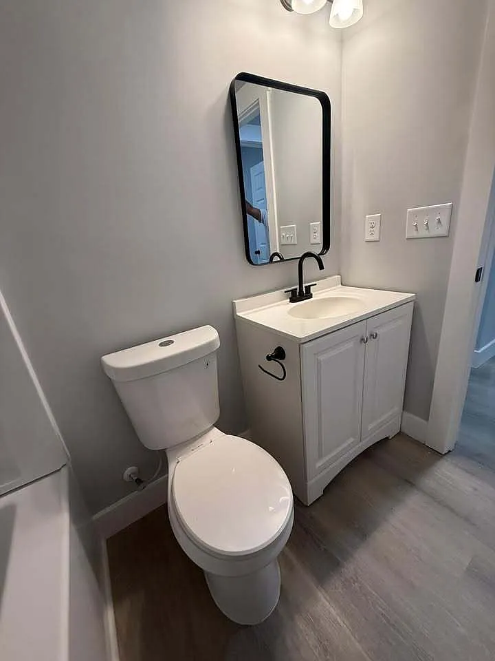 1099 Center Street SW - C — Photo 2
