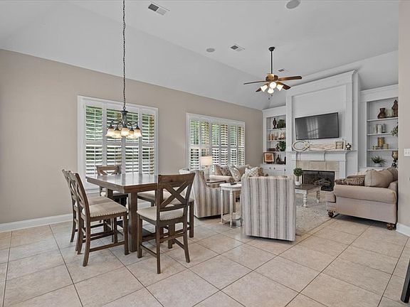 4th image of 670 Riverwest Cir