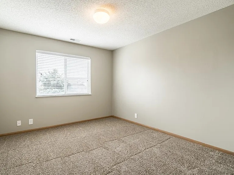 Highland View Apartments — Photo 147