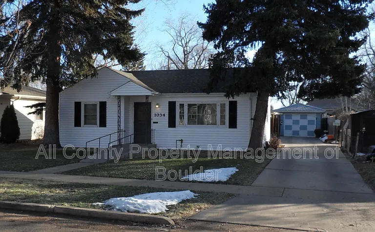 1034 Pratt St — Photo 1
