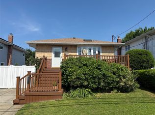 2511 Riverside Dr, Wantagh, NY 11793